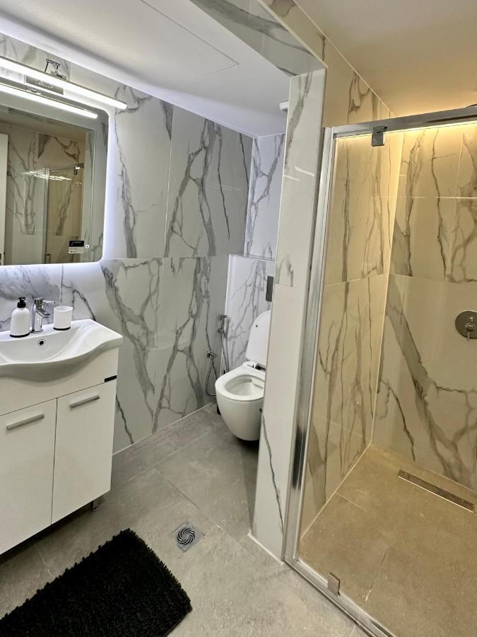 City Centre Apartment Патра Екстериор снимка