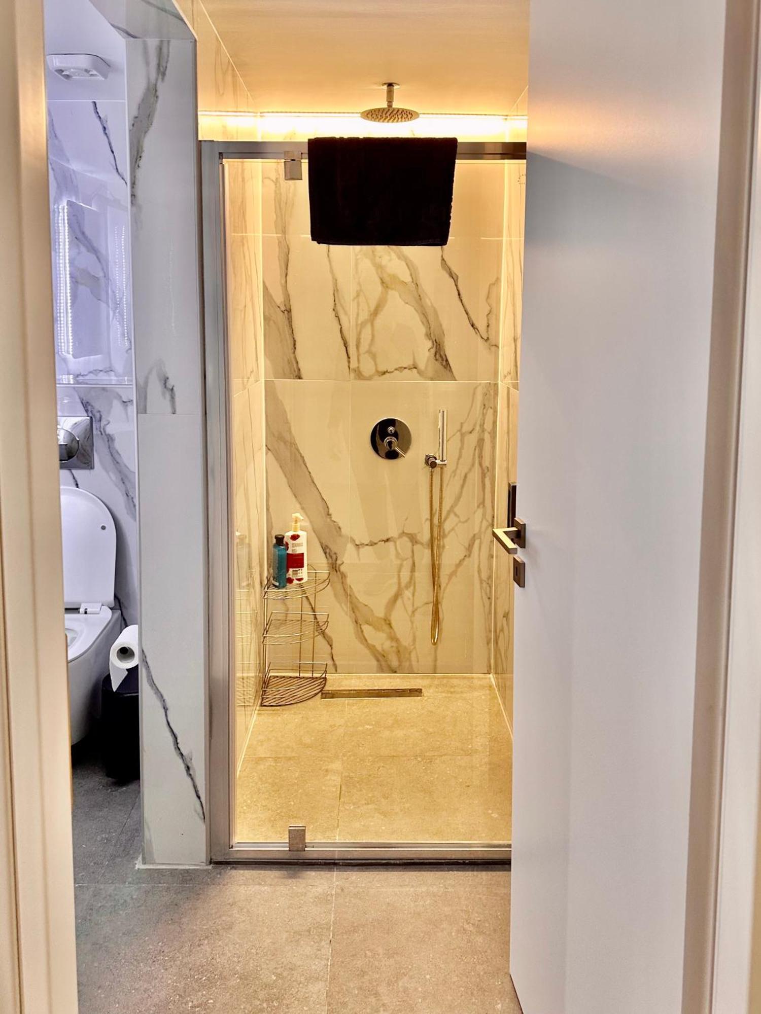 City Centre Apartment Патра Екстериор снимка