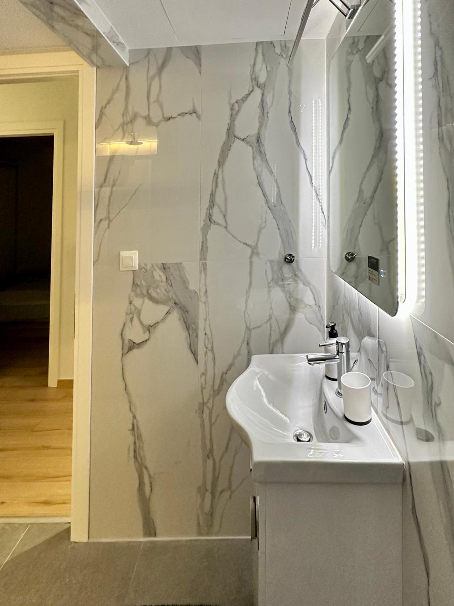 City Centre Apartment Патра Екстериор снимка